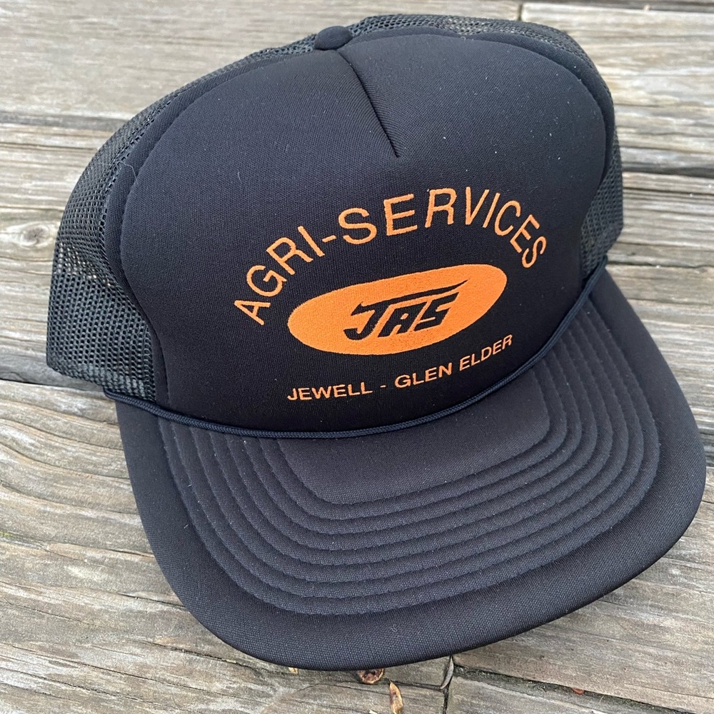 Trucker hat